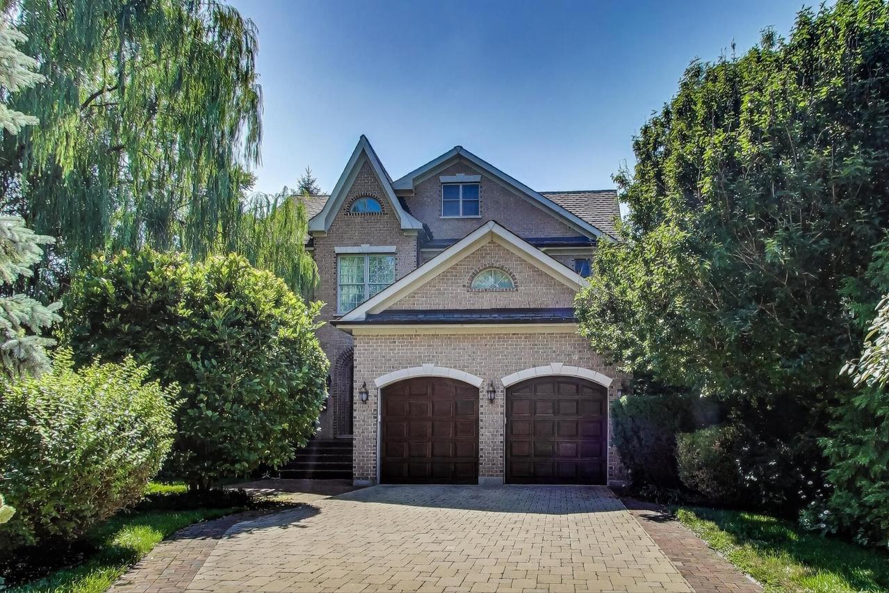901 Pontiac Rd., Wilmette, IL 60091