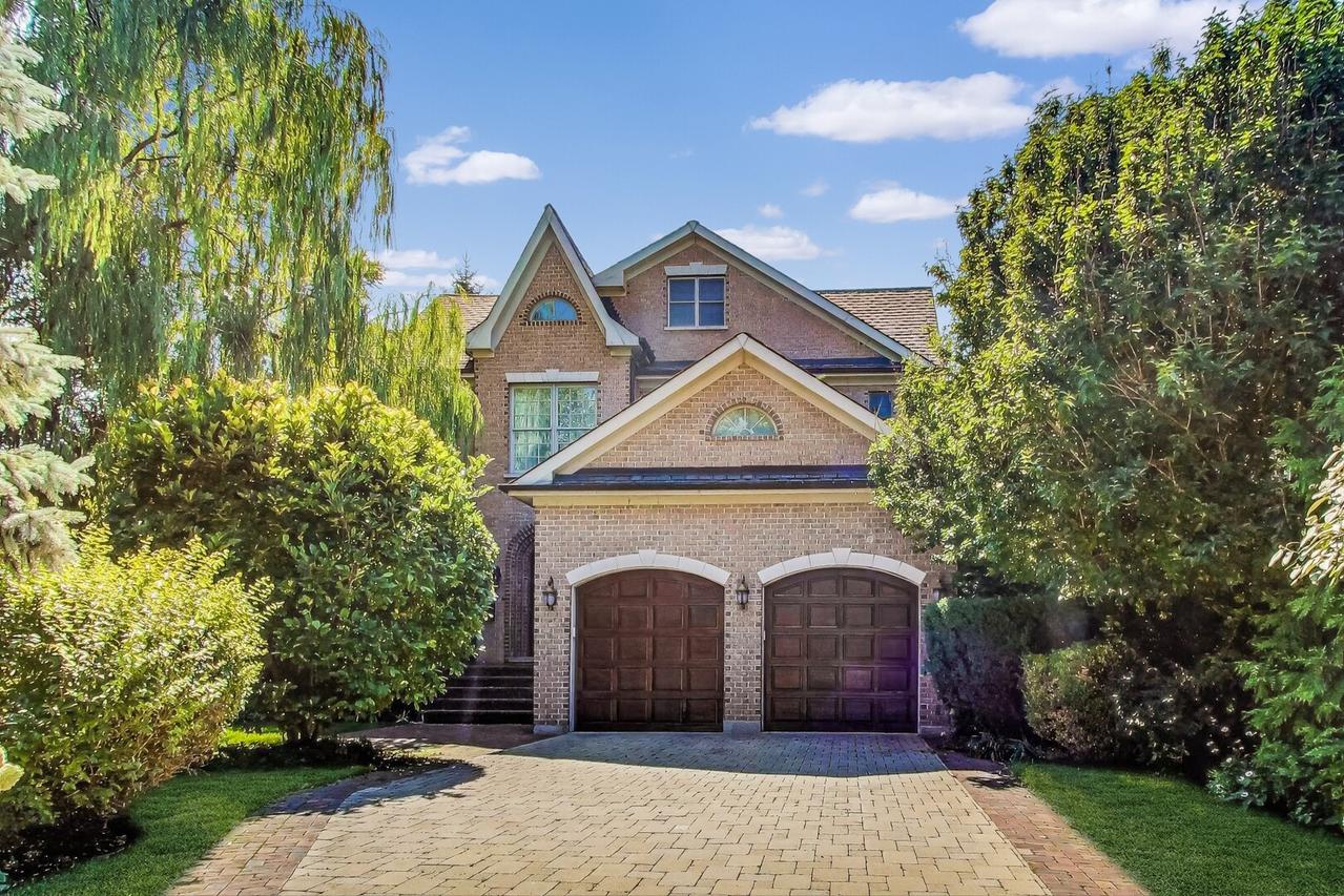 901 Pontiac Rd., Wilmette, IL 60091