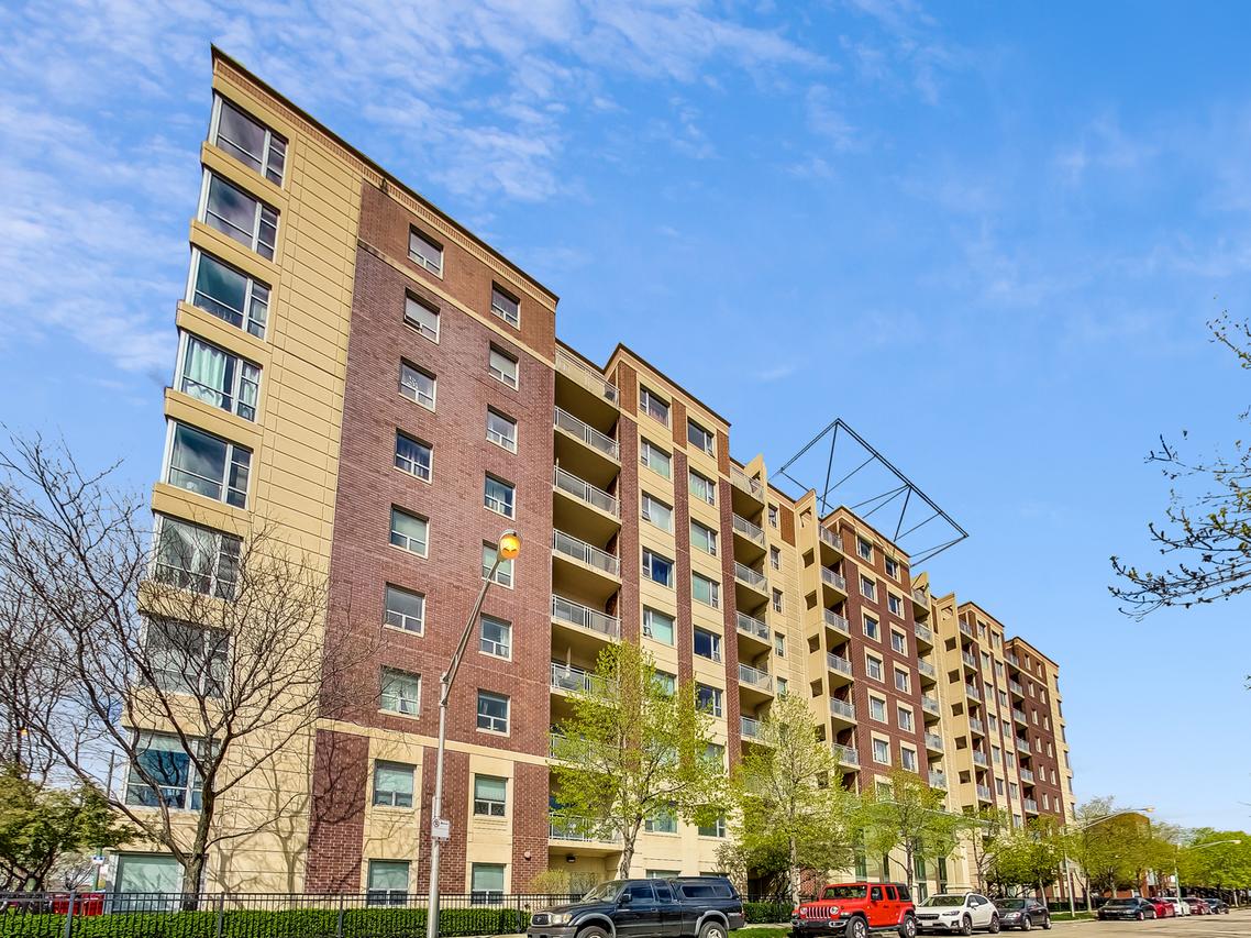 100 N Hermitage Ave. #711, Chicago, IL 60612
