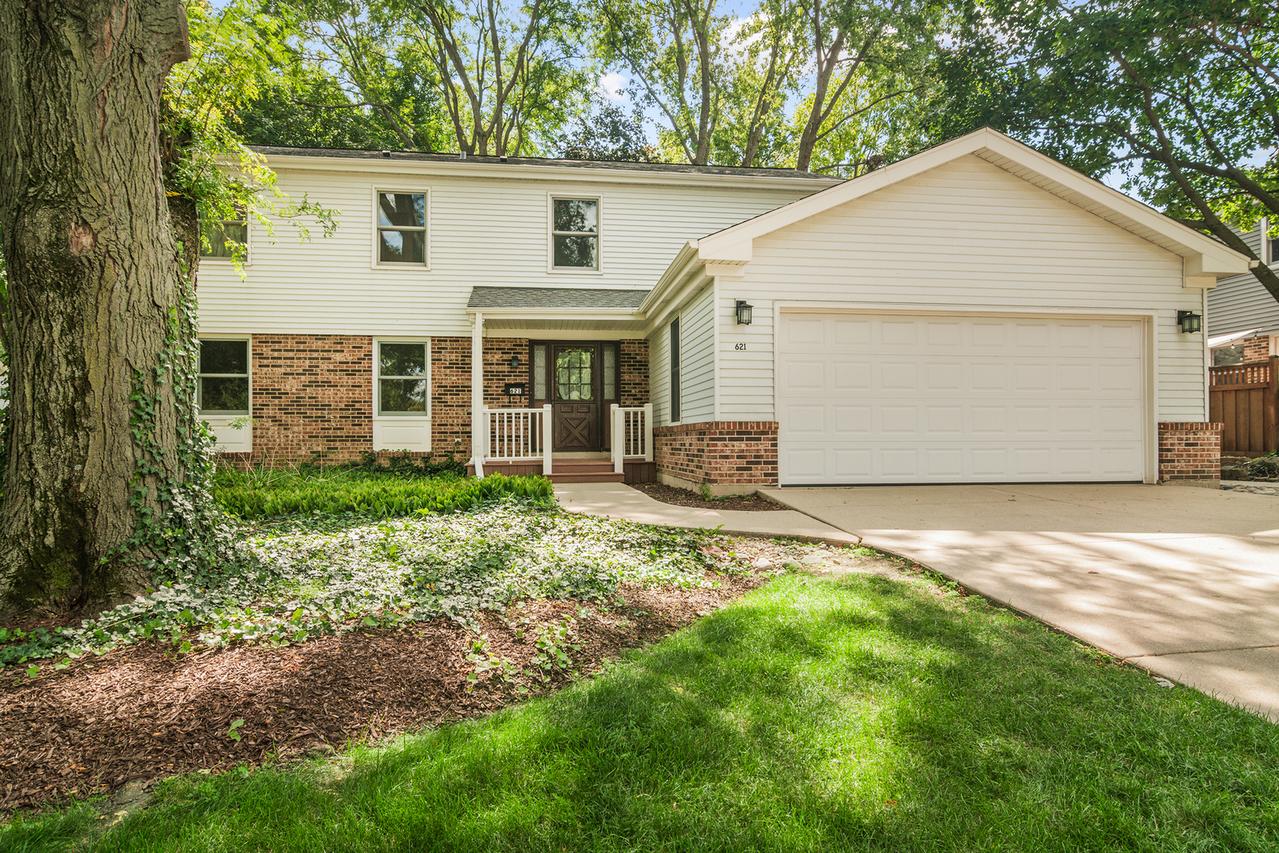 621 E Cunningham Dr., Palatine, IL 60074