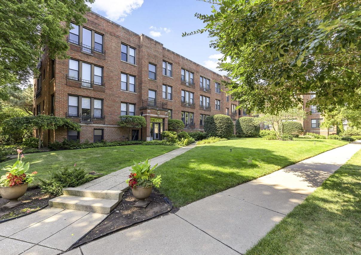 628 Judson Ave. #3, Evanston, IL 60202