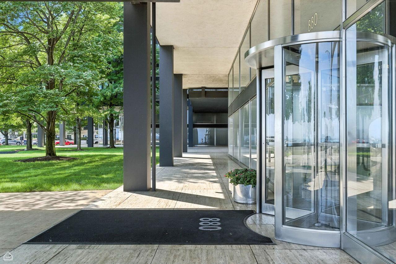 880 N Lake Shore Dr. #14CD, Chicago, IL 60611