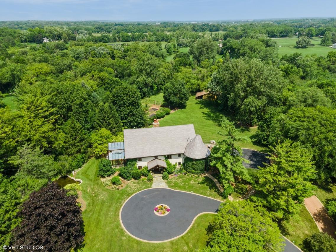 236 Steeplechase Rd., Barrington Hills, IL 60010