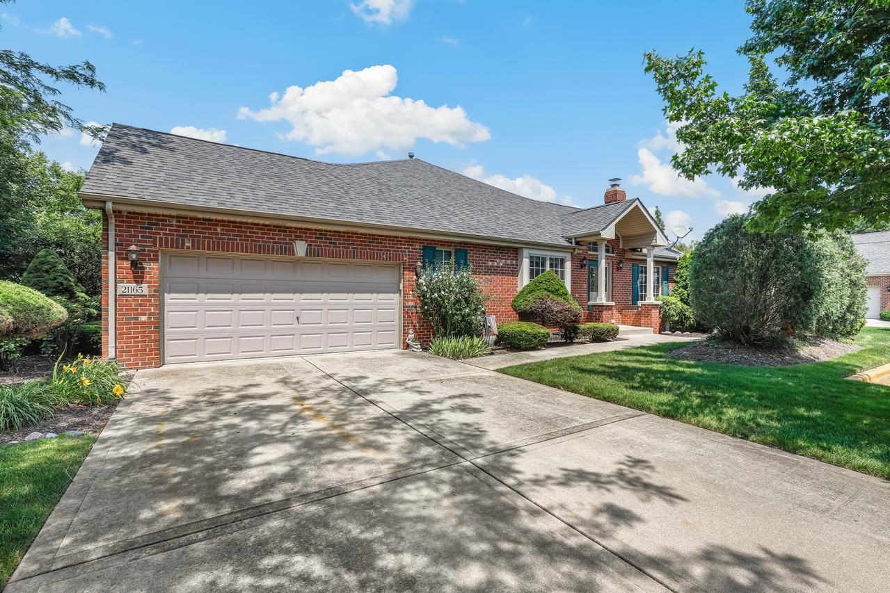 21165 Plank Trail Ct., Frankfort, IL 60423