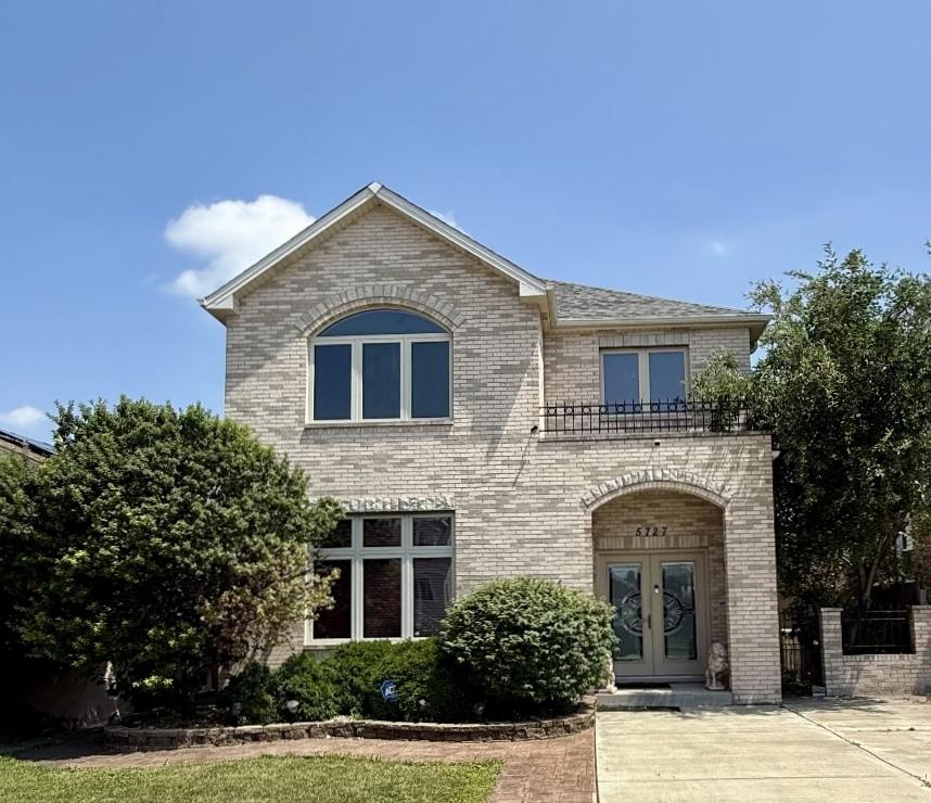 5727 S Meade Ave., Chicago, IL 60638