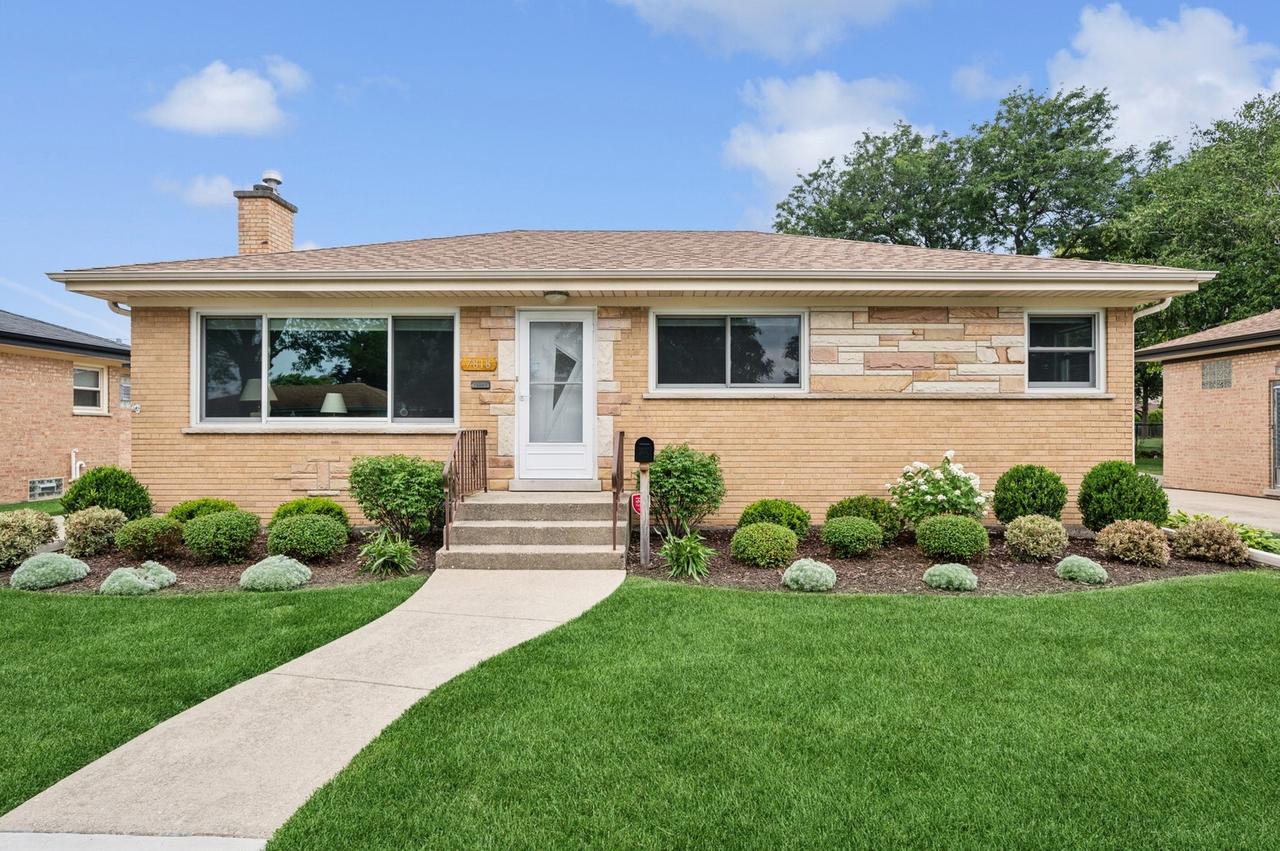 7818 N Oleander Ave., Niles, IL 60714
