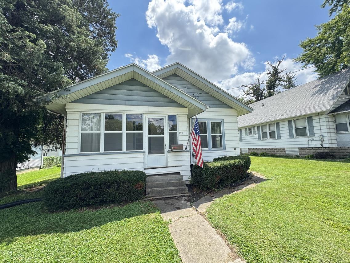 508 Palmyra St., Dixon, IL 61021
