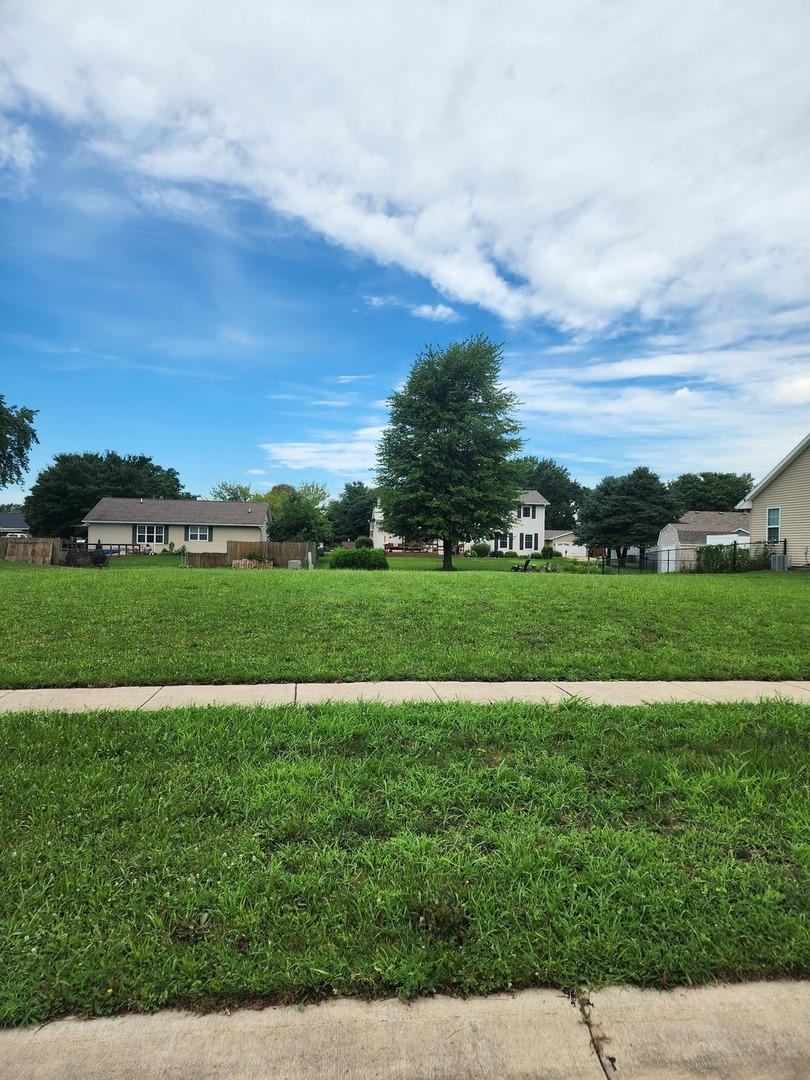 128 Wilshire Dr., Tuscola, IL 61953