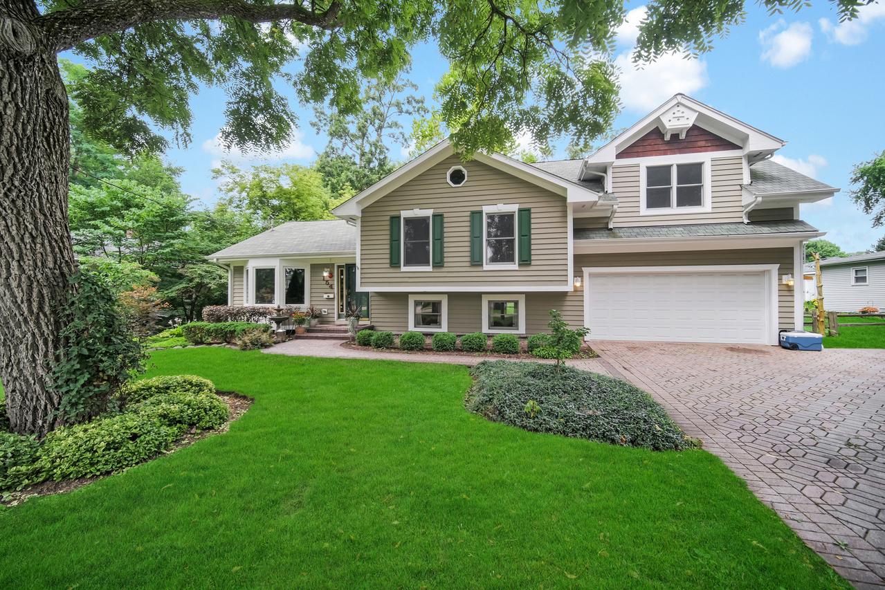 154 Easton Ave., West Chicago, IL 60185