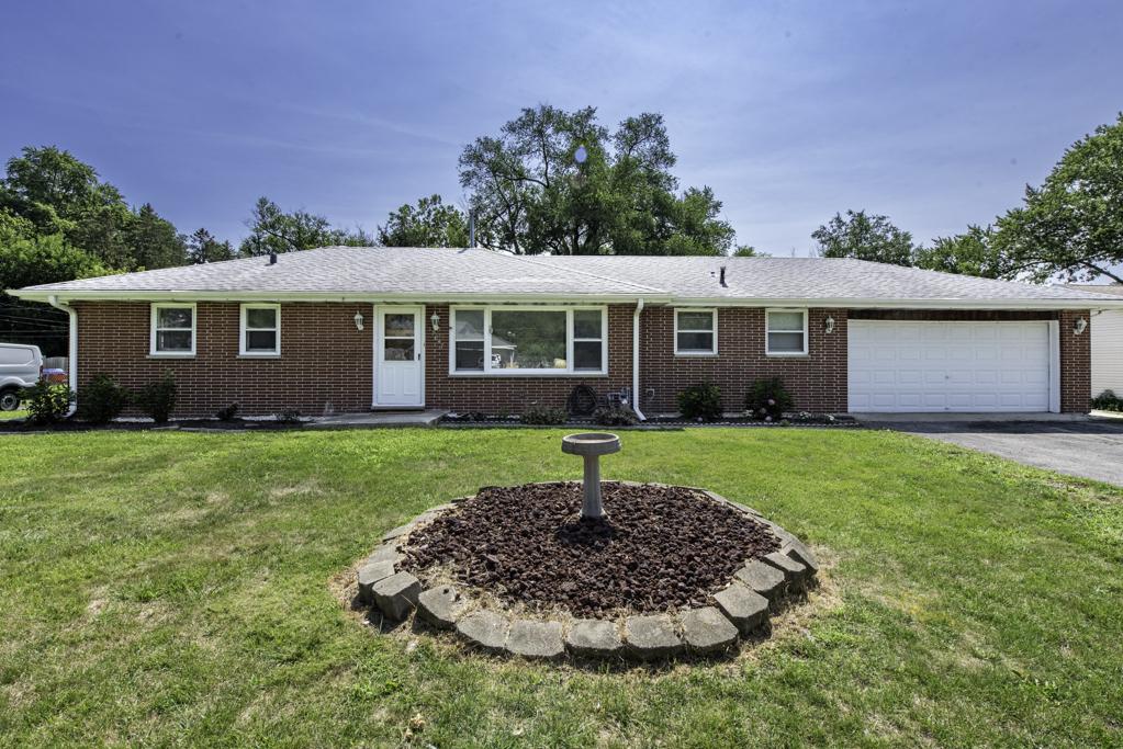 37847 N Watts Ave., Spring Grove, IL 60081