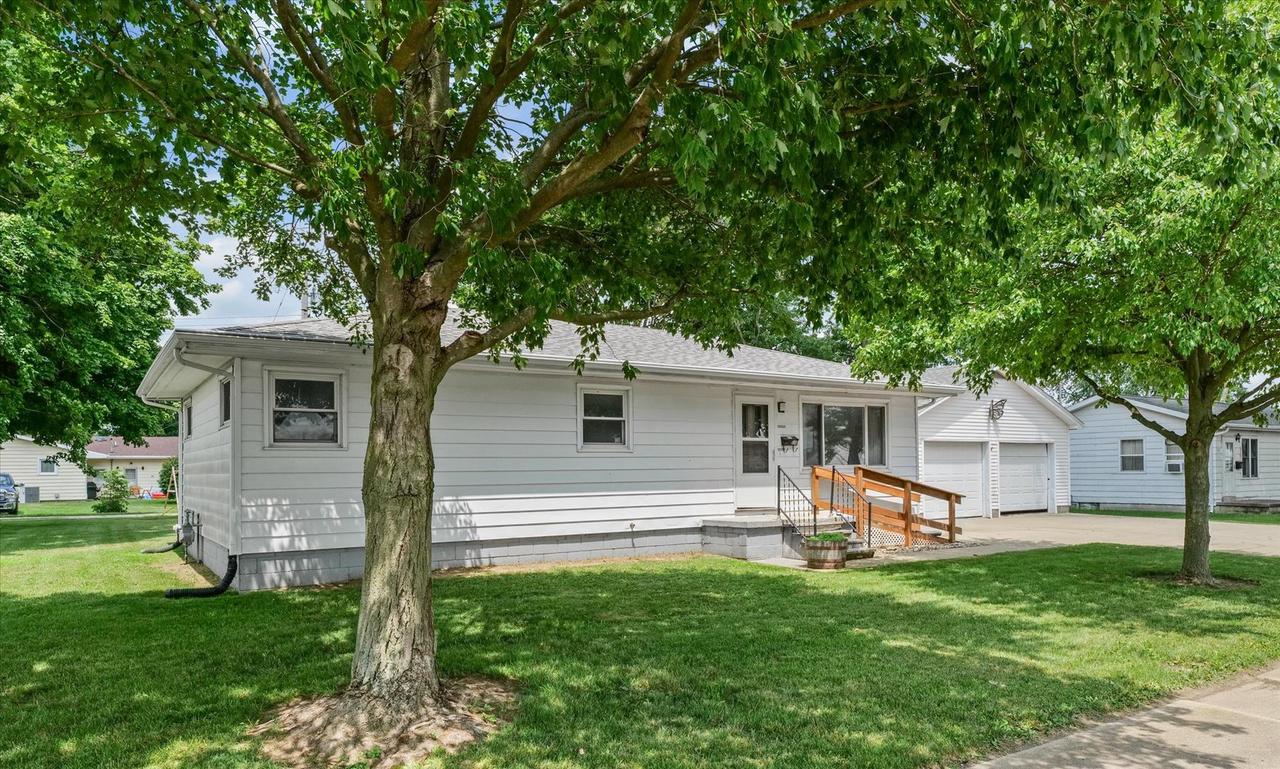 130 Walnut St., Gibson City, IL 60936