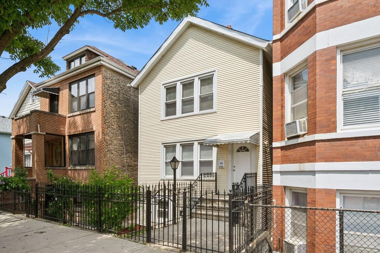 2124 W 24th St., Chicago, IL 60608
