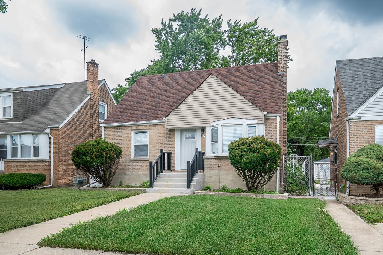 9318 S Peoria St., Chicago, IL 60620