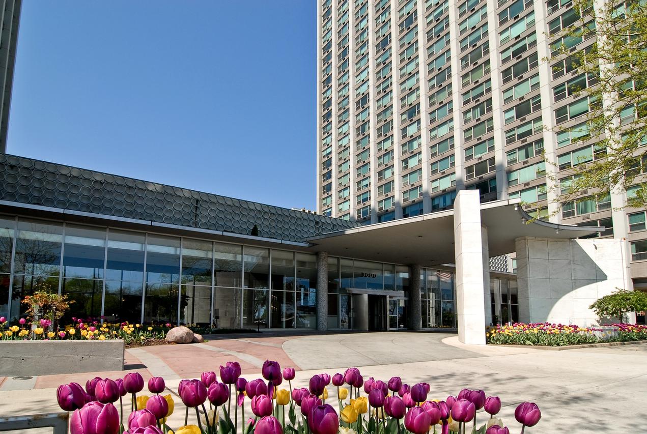 3600 N Lake Shore Dr. #1701, Chicago, IL 60613