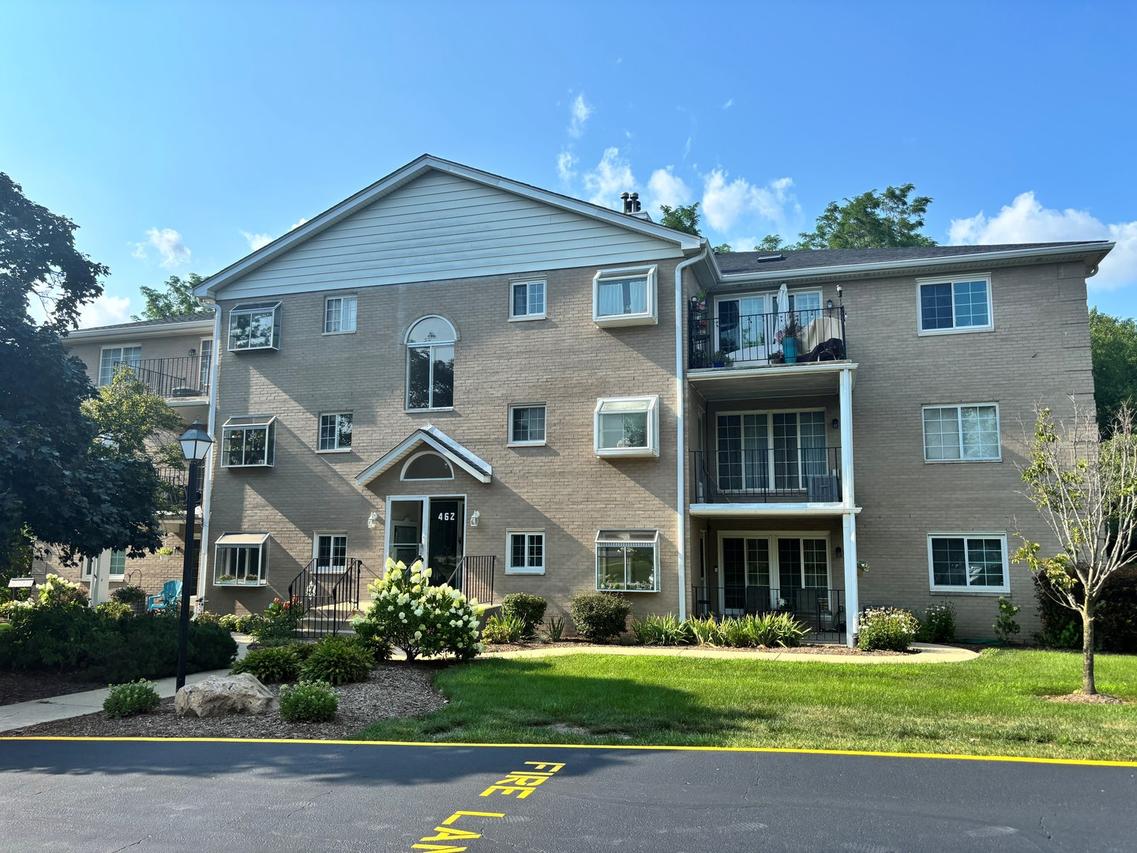 462 S President St. #304, Carol Stream, IL 60188