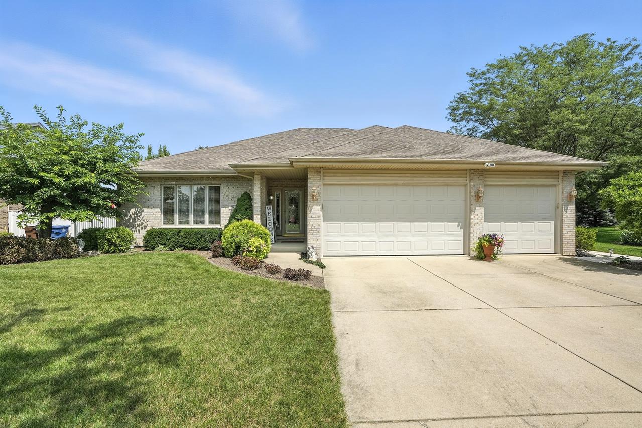 677 Tanager Ln., New Lenox, IL 60451