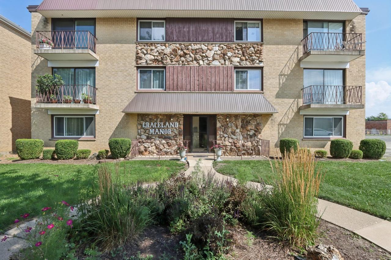 915 Graceland Ave. #1E, Des Plaines, IL 60016