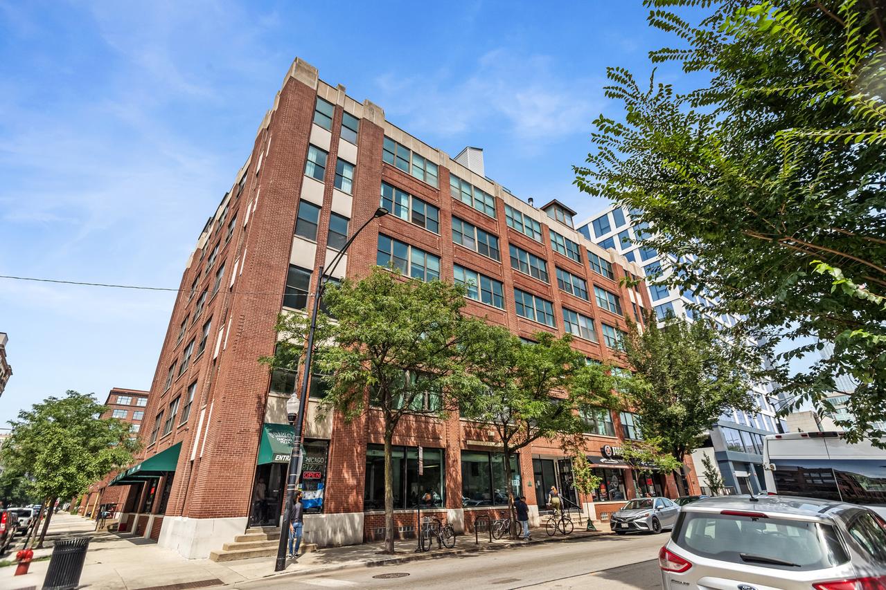 812 W Van Buren St. #3B, Chicago, IL 60607