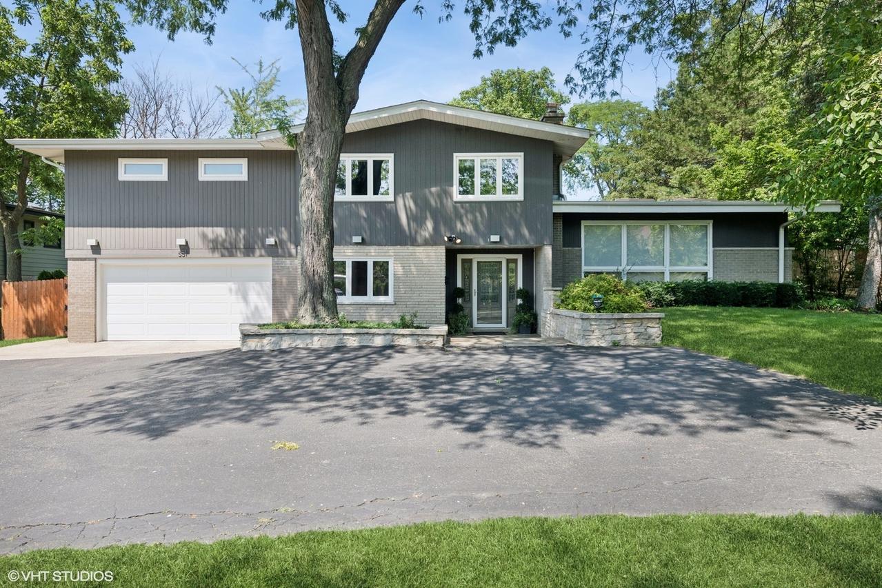 551 Dundee Rd., Glencoe, IL 60022