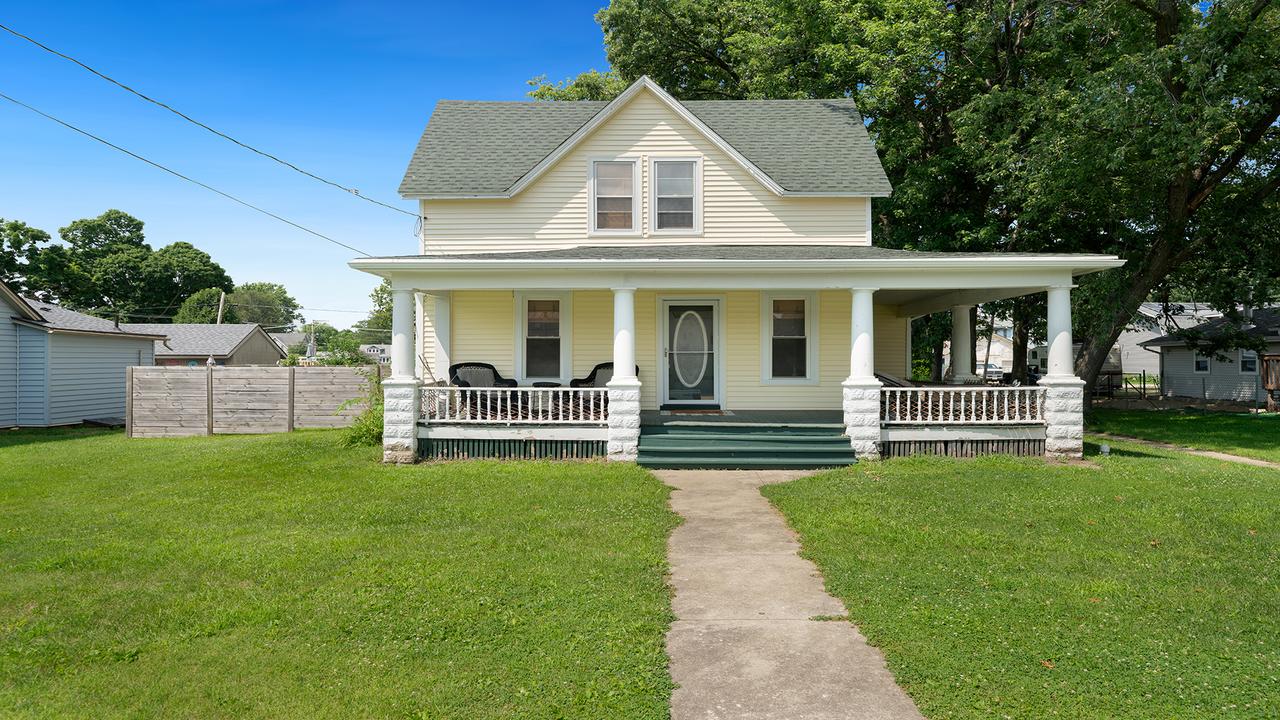 315 W 2nd St., Byron, IL 61010