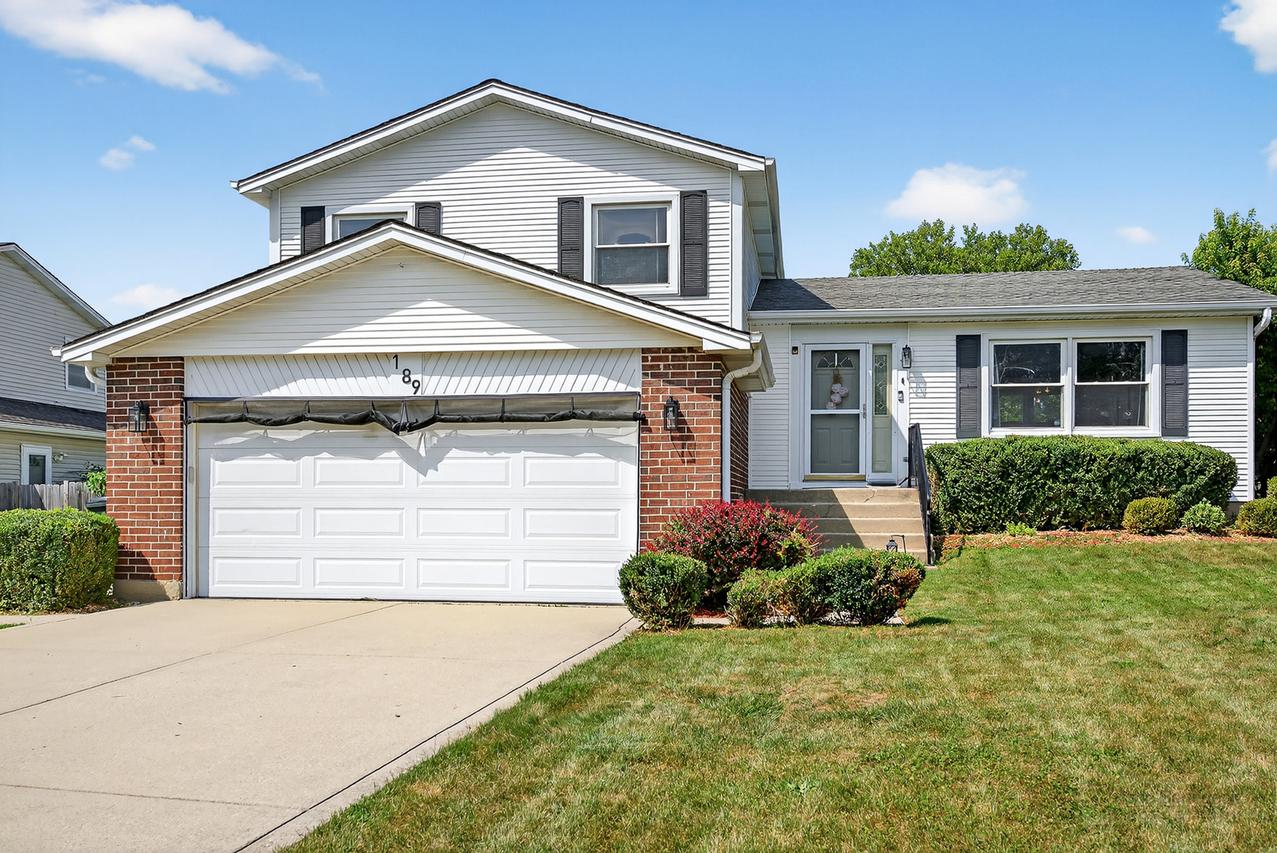 189 Coachlite Tr., Carol Stream, IL 60188