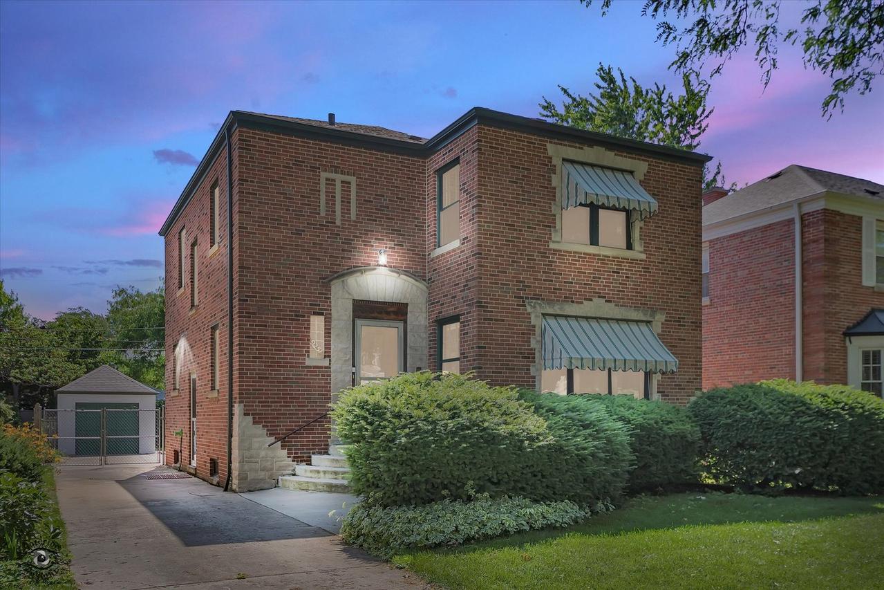 9251 S Oakley Ave., Chicago, IL 60643