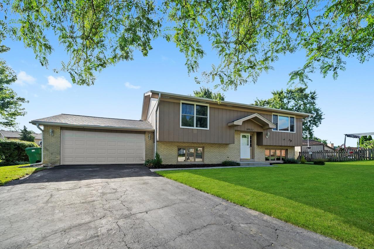 14653 S Cricketwood Ct., Homer Glen, IL 60491