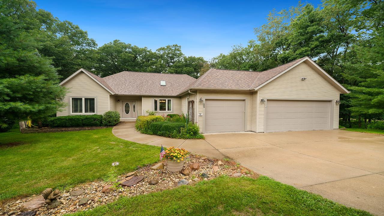 309 Saddlewood Cir., Dixon, IL 61021