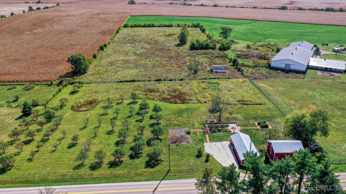 2S227 Green Rd., Elburn, IL 60119