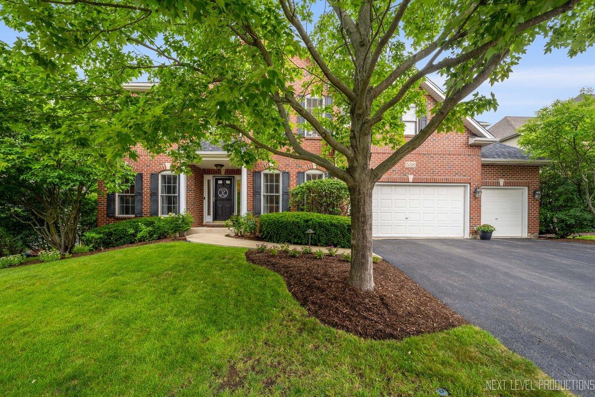 558 Cole Dr., South Elgin, IL 60177