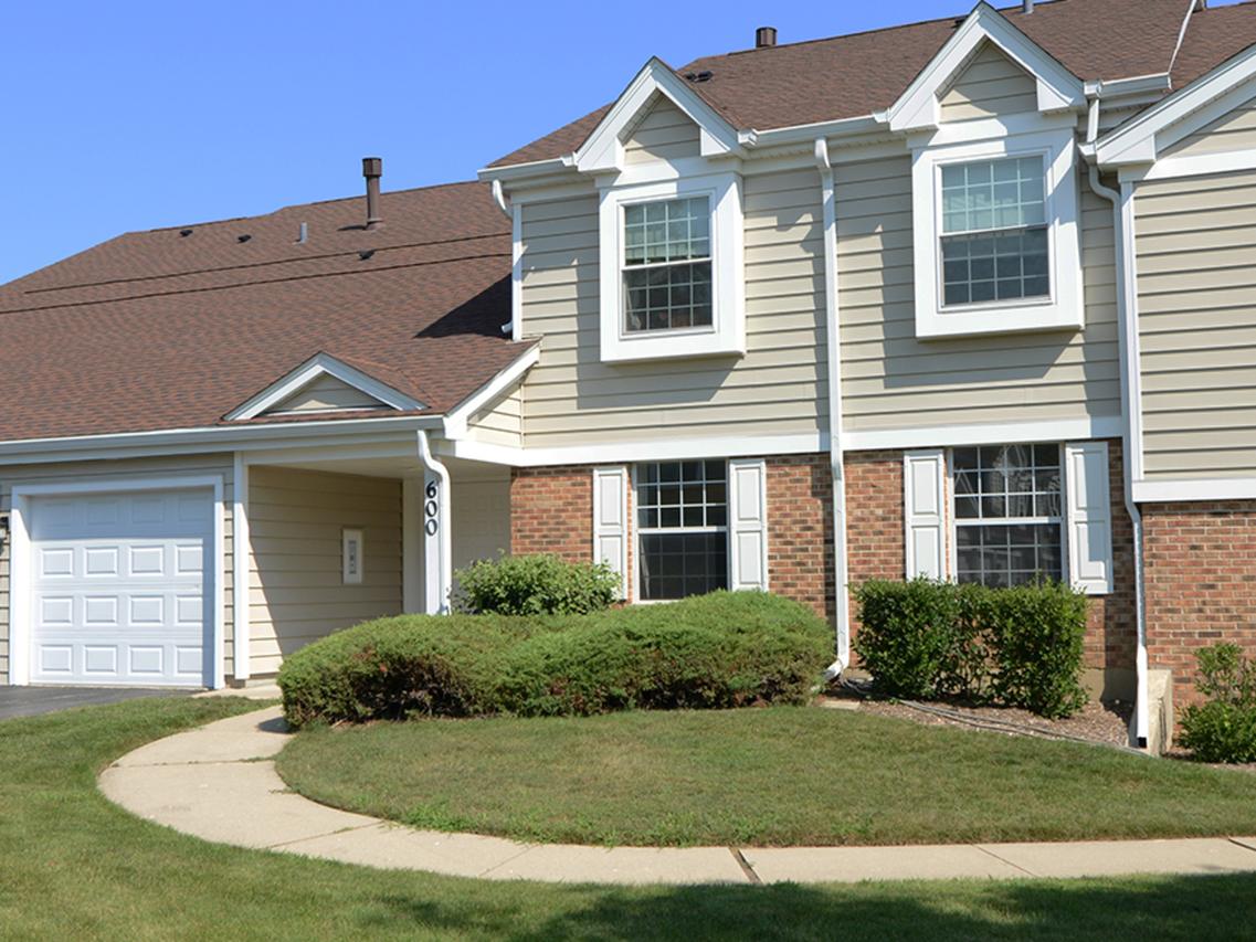 600 Eastveiw Ct. #X1, Schaumburg, IL 60193