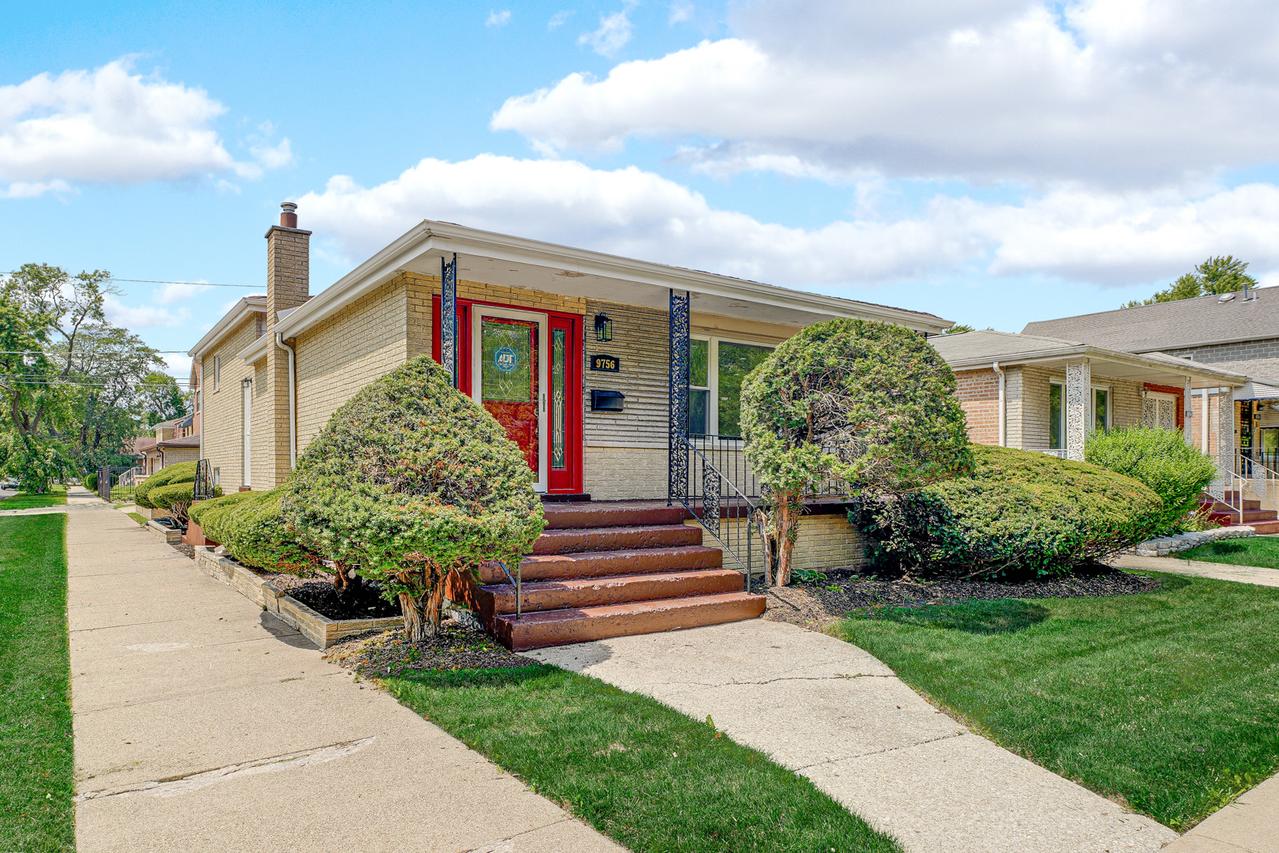 9756 S Eggleston Ave., Chicago, IL 60628