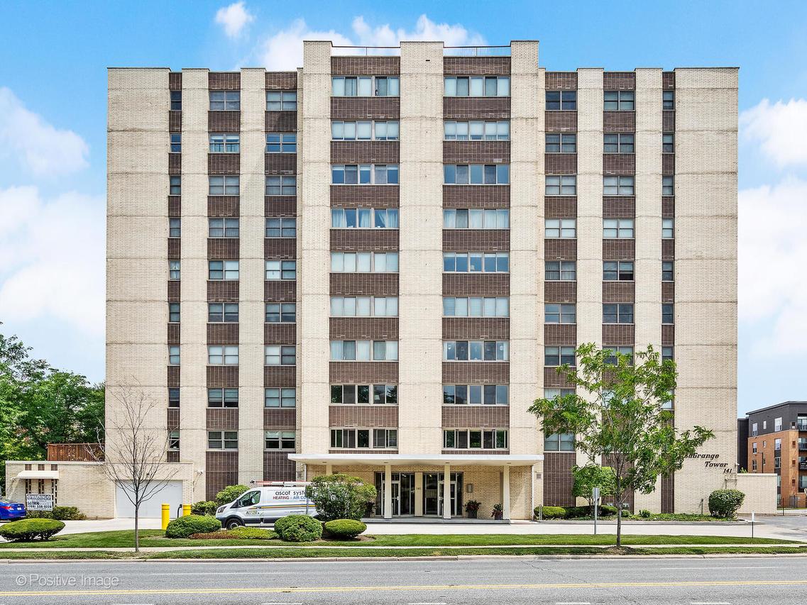 141 N La Grange Rd. #905, La Grange, IL 60525