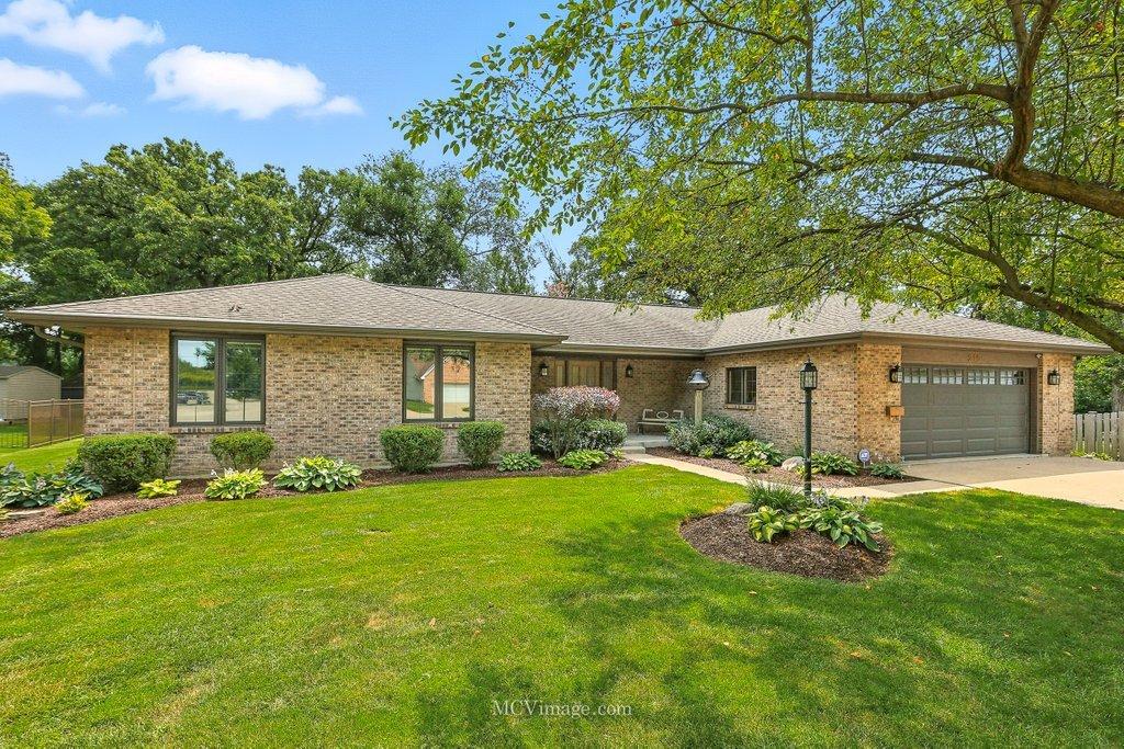 210 Shawnee Dr., Minooka, IL 60447