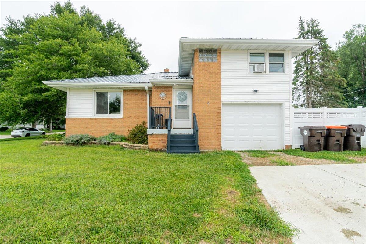 310 W Prairie St., Heyworth, IL 61745