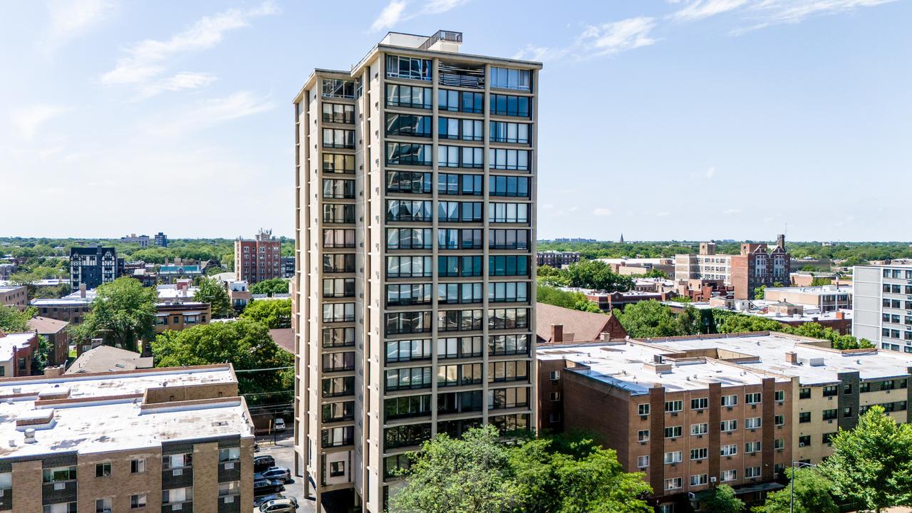 5740 N Sheridan Rd. #9D, Chicago, IL 60660