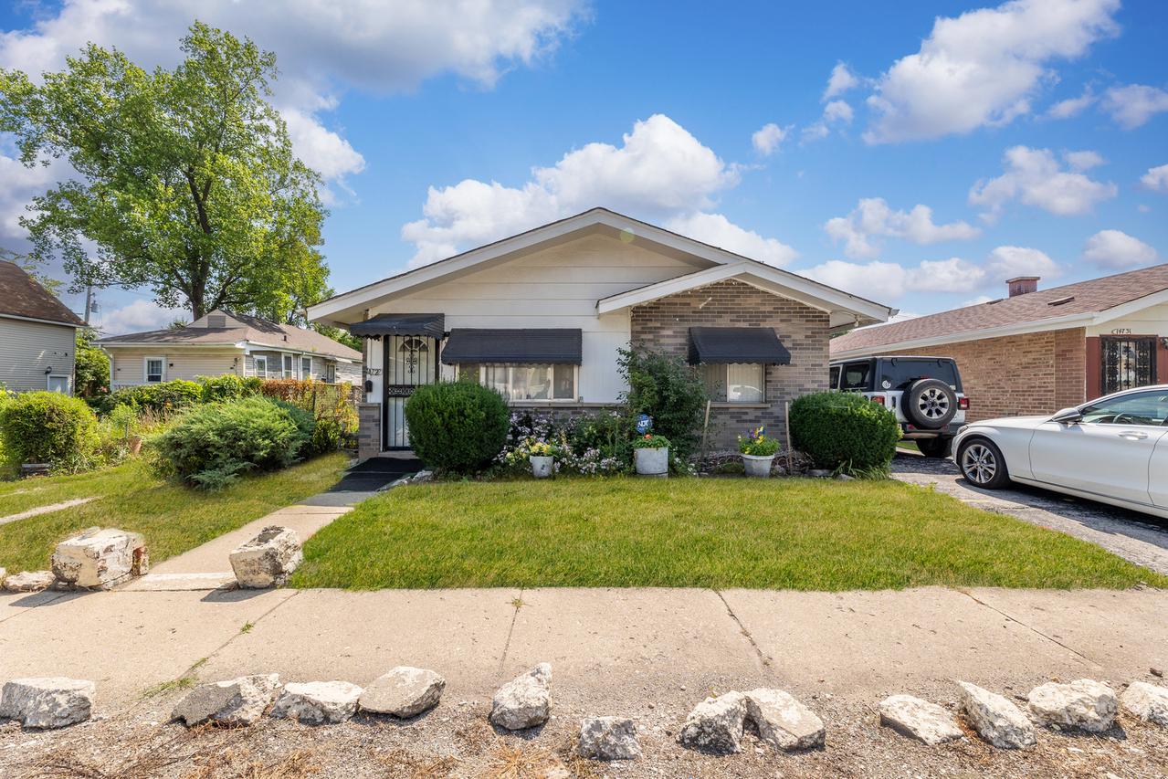 14727 Wood St., Harvey, IL 60426