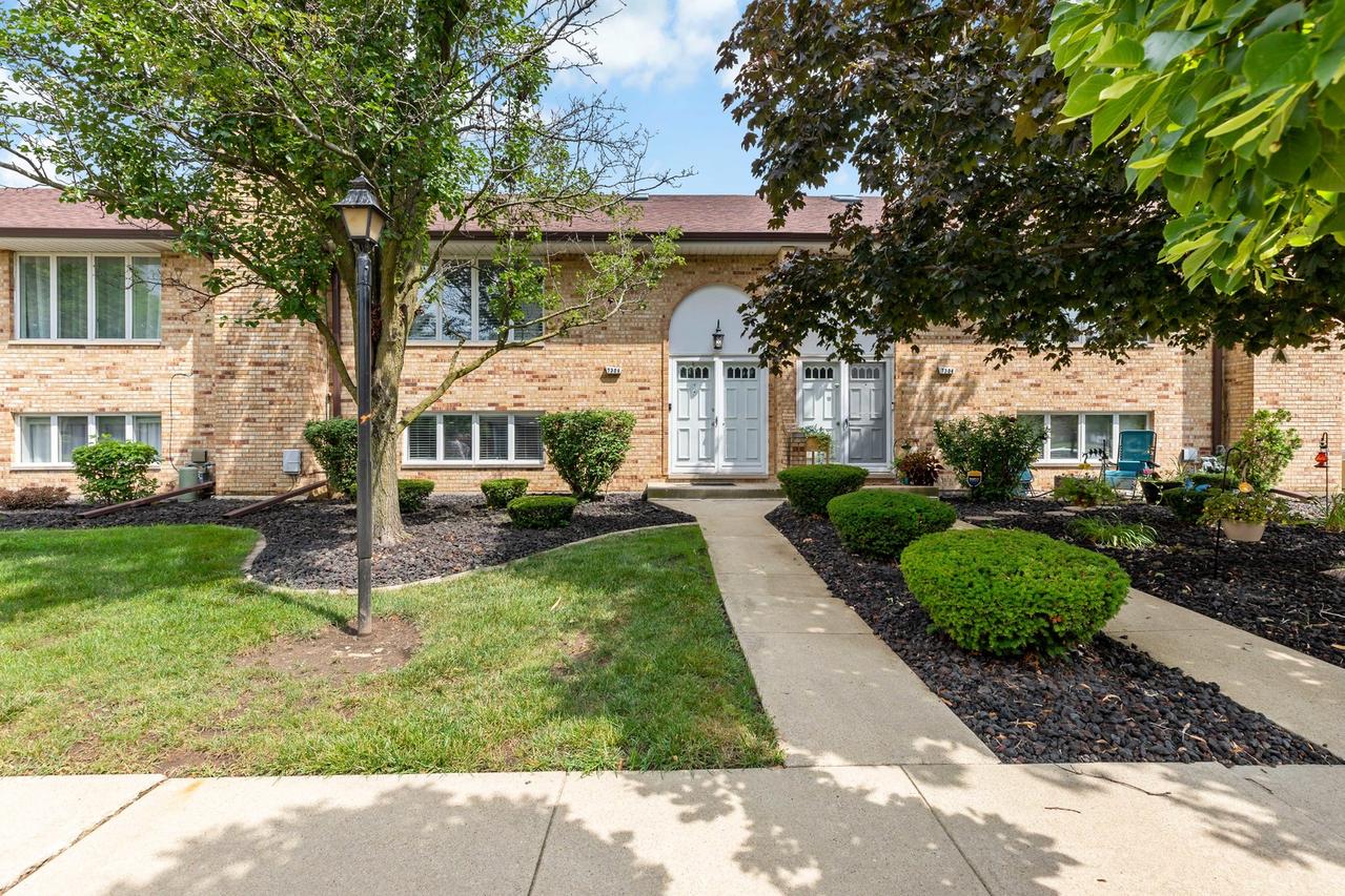7308 W 153rd St. #3, Orland Park, IL 60462