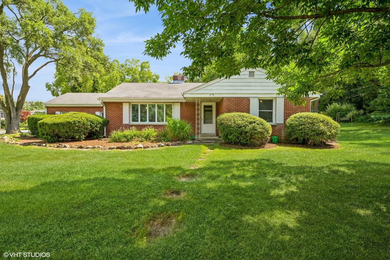 947 Ridgeland Ave., Mundelein, IL 60060