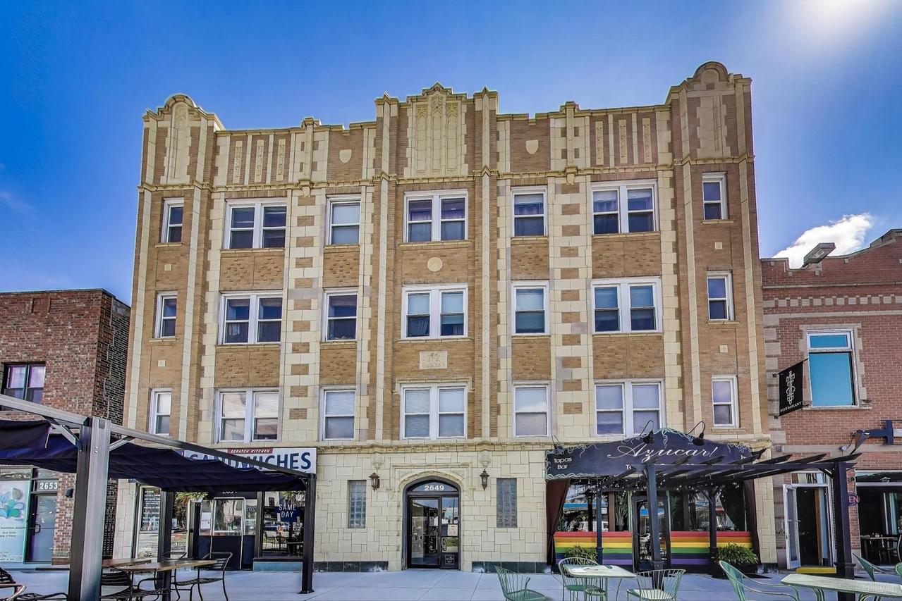2649 N Kedzie Ave. #4B, Chicago, IL 60647