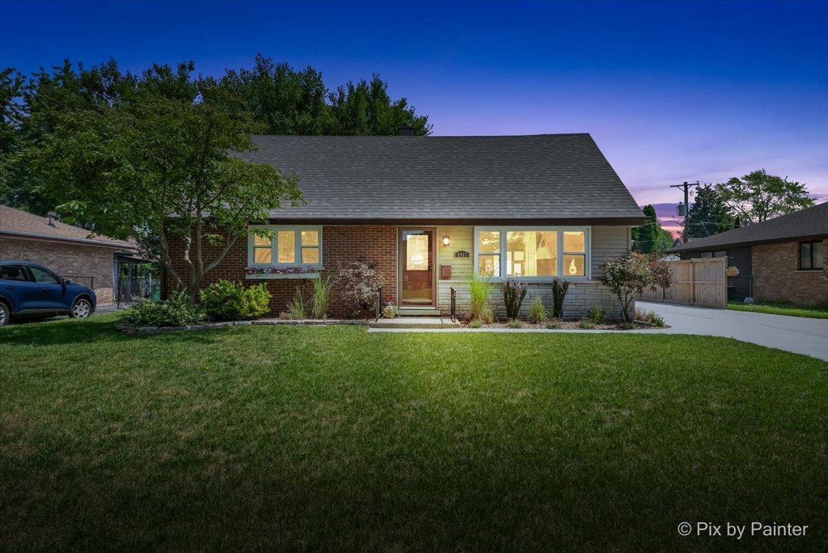 8907 Fairlane Dr., Bridgeview, IL 60455