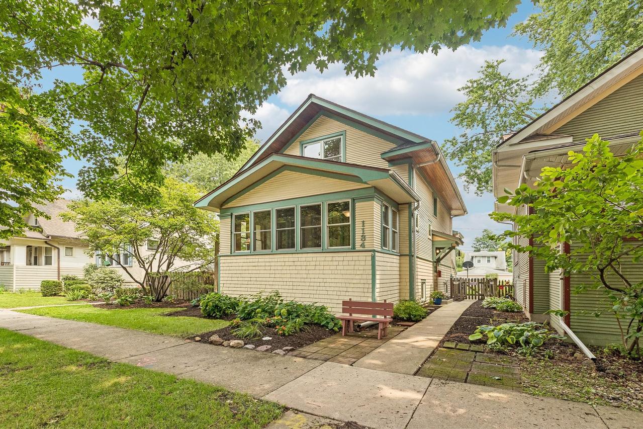 1134 S Scoville Ave., Oak Park, IL 60304