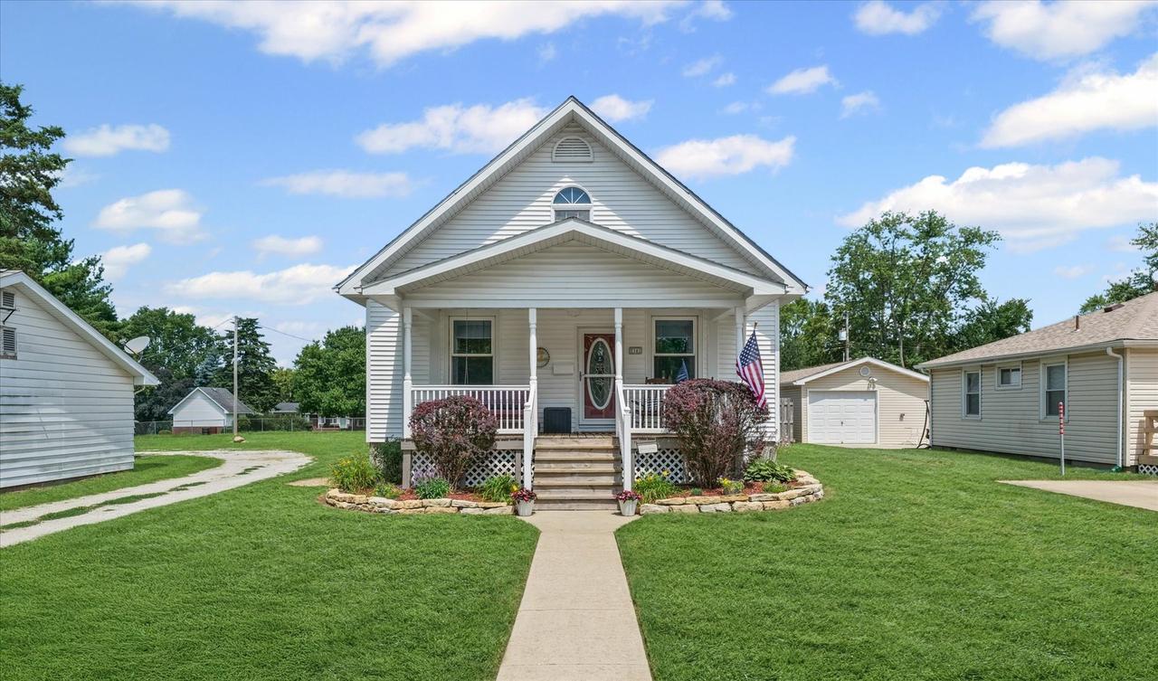 341 E Summer St., Paxton, IL 60957
