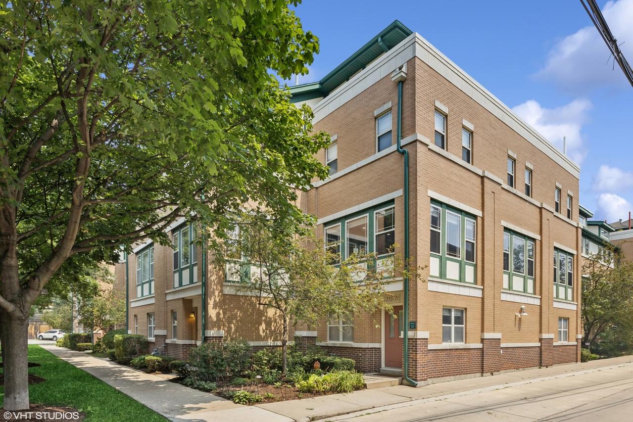 255 South Blvd. #11, Oak Park, IL 60302