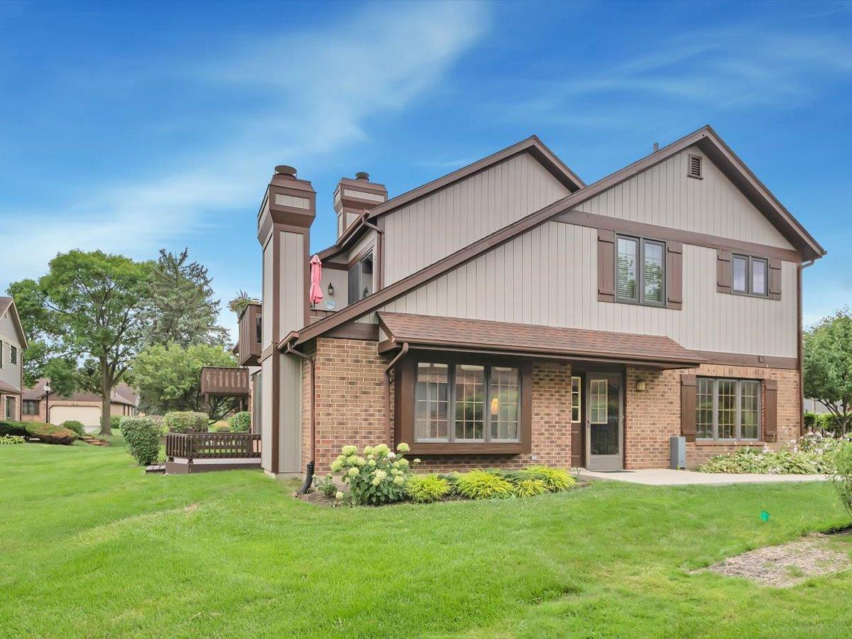 13323 S Oak Hills Pkwy. #3, Palos Heights, IL 60463