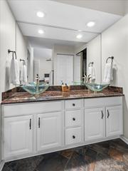 1520 Loatonia Ct., Libertyville, IL 60048