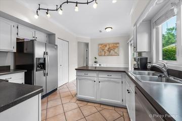 1520 Loatonia Ct., Libertyville, IL 60048