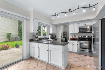 1520 Loatonia Ct., Libertyville, IL 60048