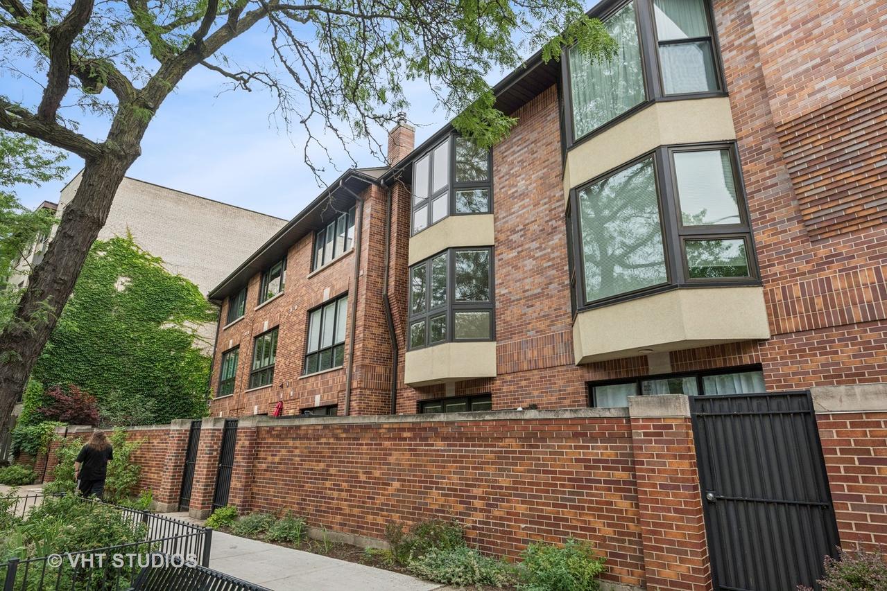 1170 W Farwell Ave. #G, Chicago, IL 60626