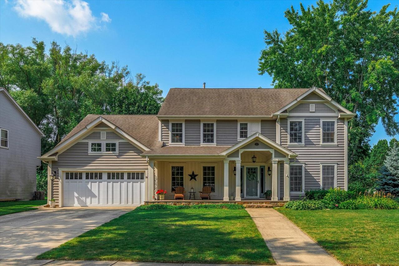 21 Windwood Ct., Sugar Grove, IL 60554